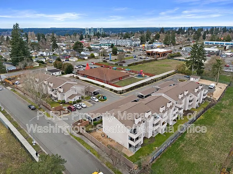 6601 S 8th St — Photo 36