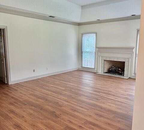 3rd image of 2914 Hillcreek Drive