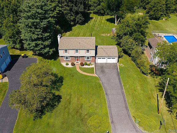 4th image of 72 Hornbeck Road