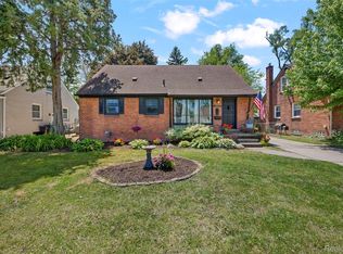 10467 W Eleven Mile Rd, Huntington Woods, MI 48070
