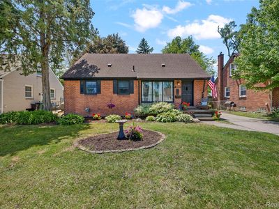 10467 W Eleven Mile Rd, Huntington Woods, MI, 48070