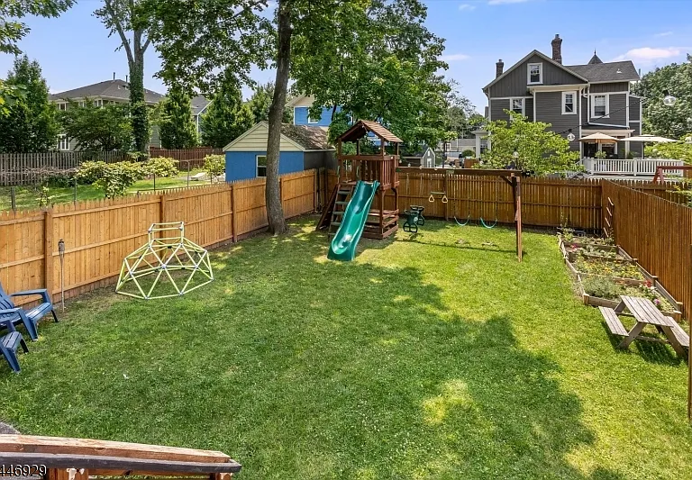 8 Willard Pl — Photo 12