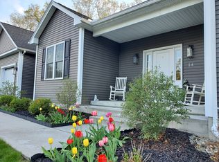 14 Ralph Cir, Chicopee, MA 01020