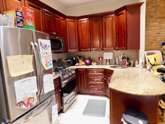 Rented by R New York | media 24