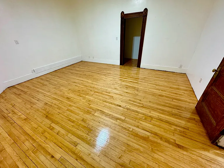 18 E Main St #4 — Photo 5
