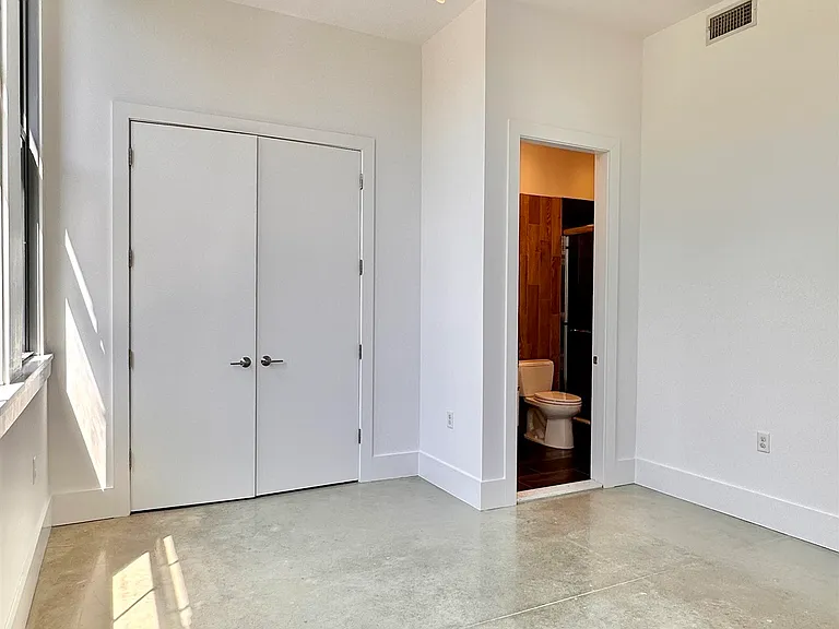 8 Erie St #203 — Photo 10