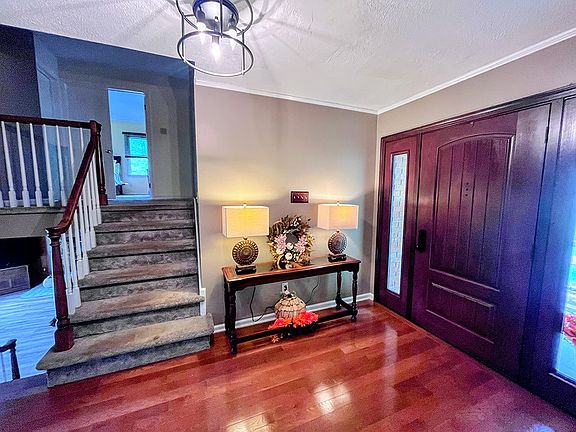 4th image of 56 Gary Ln