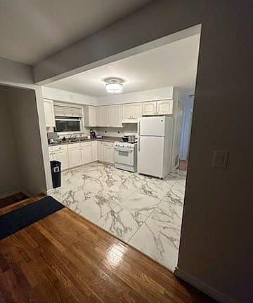 2nd image of 133-20 Farmers Blvd #2
