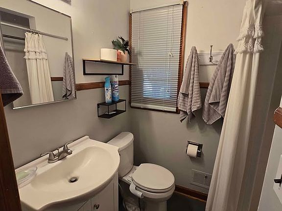 4th image of 1671 Johnson Dr