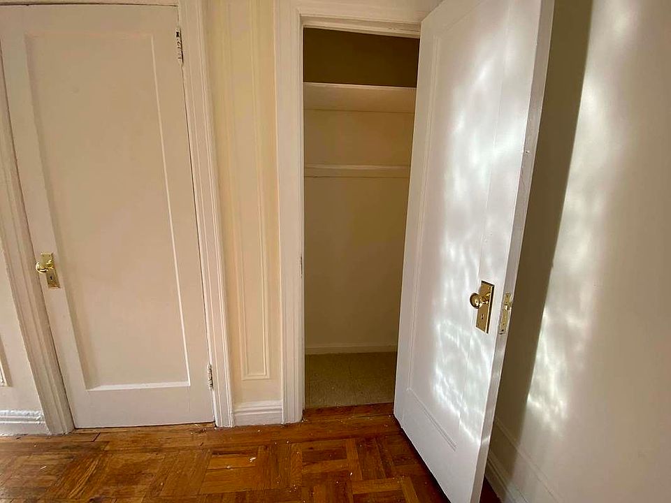 2nd image of 2120 Wallace Ave #137