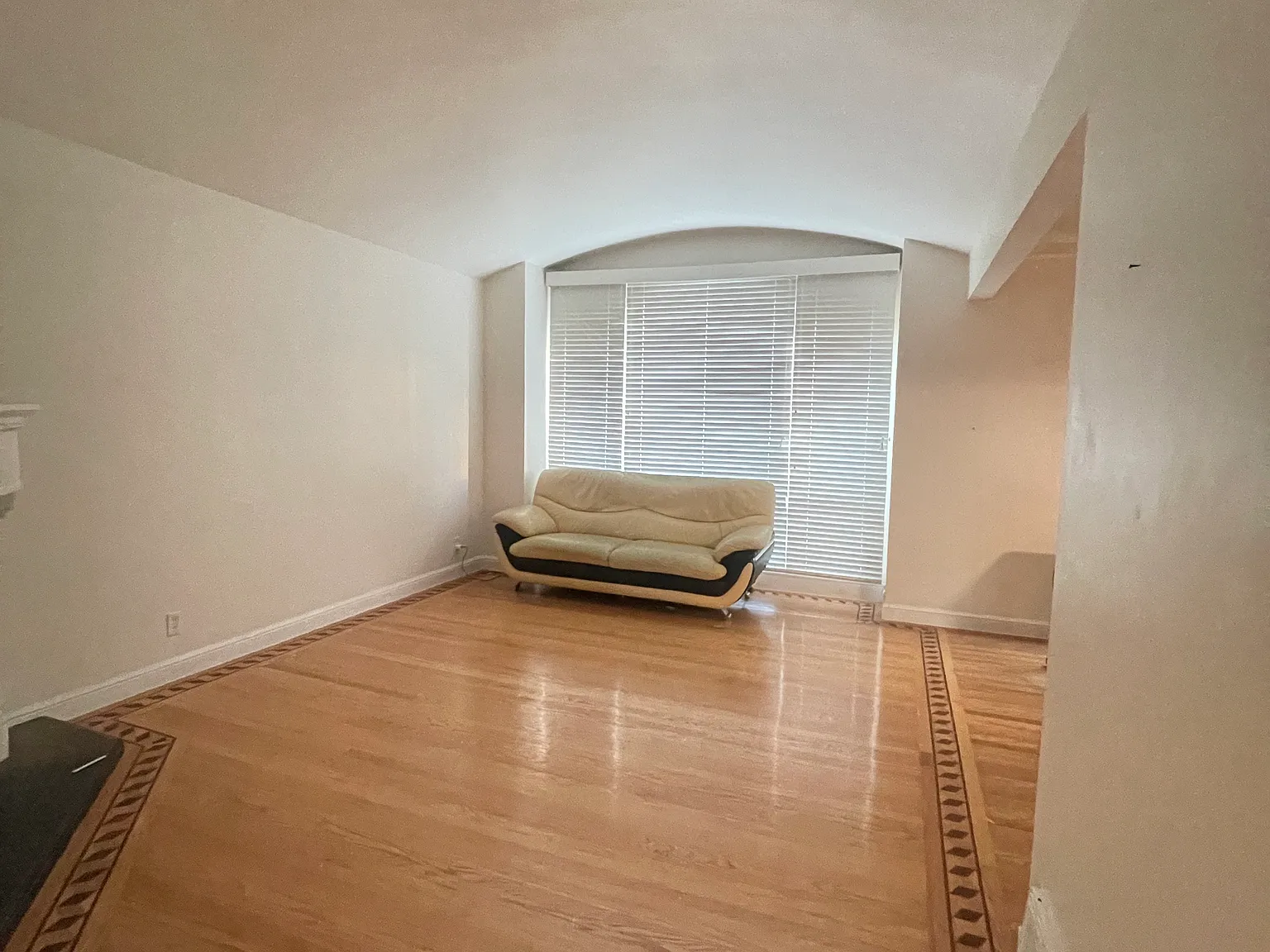 2 bed, 1200 sqft, $3,950 — Photo 2