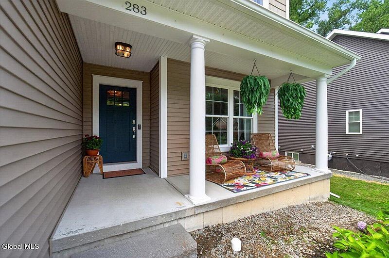 3rd image of 283 Elsmere Avenue