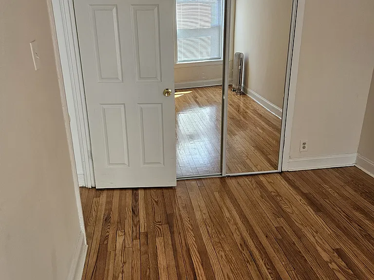1239 W Greenleaf Ave #1 — Photo 16