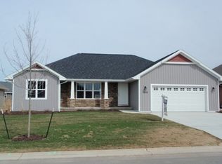 1386 Lear Ln, De Pere, WI 54115