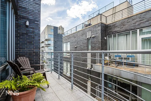 Sold by MNS | media 7