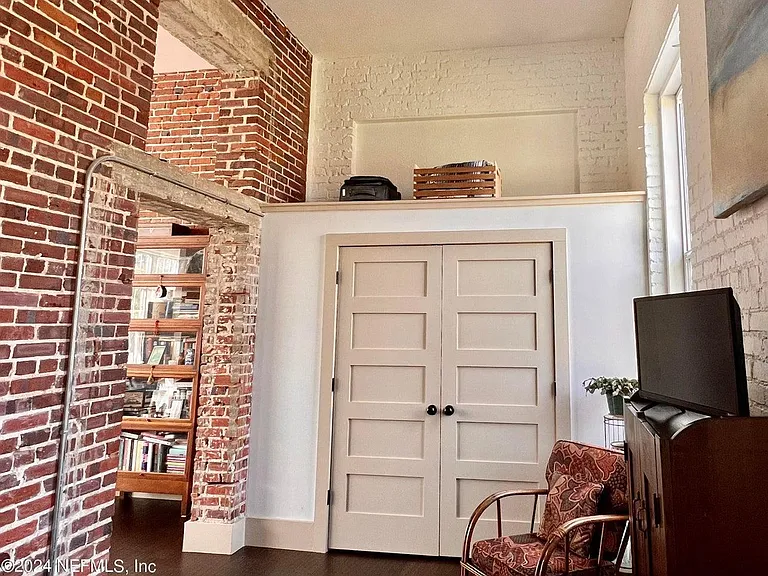 1951 N Market St #3 — Photo 7
