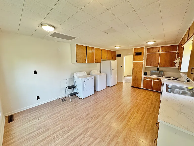 312 Jackson St — Photo 14