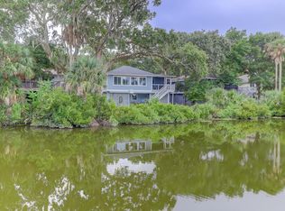 17 Twin Oaks Ln, Isle Of Palms, SC 29451