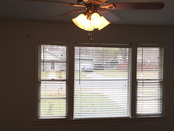 3rd image of 404 Norwood Dr