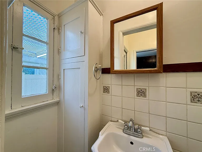 1117 Bennett Ave — Photo 17