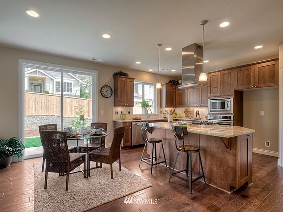 5th image of 13844 La Vinge Court NE #9