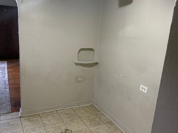 4th image of 4251 Glenway Ave #3