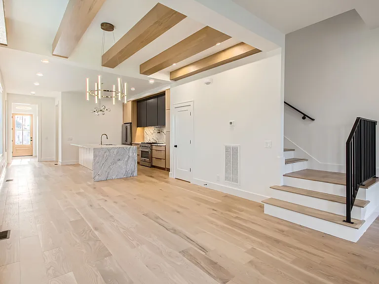 623B Eastboro Dr — Photo 9