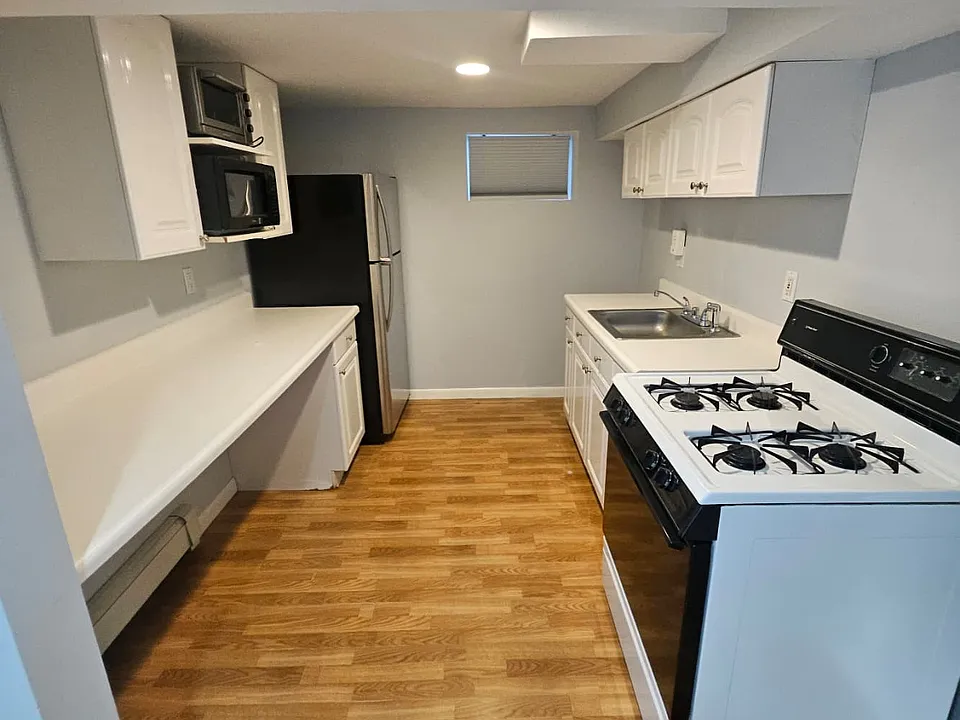 17 Semton Blvd #1