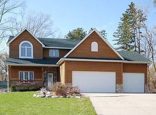 3914 Pine Ln, Saint Bonifacius, MN 55375