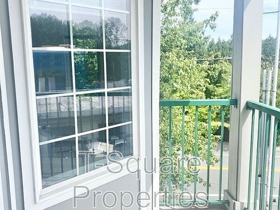 3rd image of 9525 NE 180th St APT 306