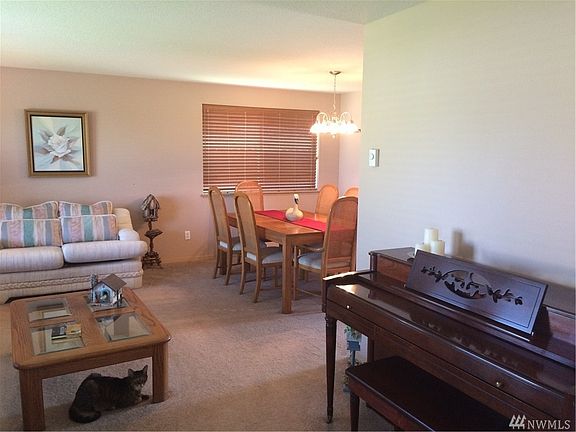 Living Room/Dining Room