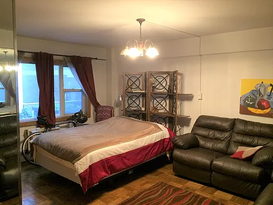 Rented by Curzon Real Estate | media 11