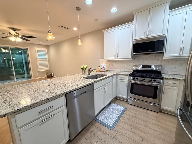 24 Pindo Palm Dr — Photo 13