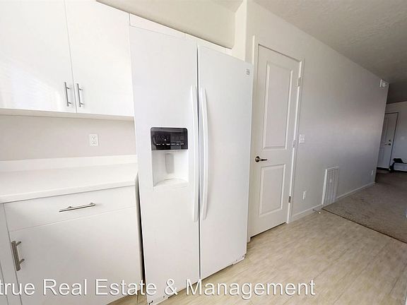 4th image of 1026 North 1090 West #403