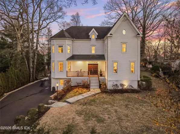 16 Summit Rd, Riverside, CT 06878