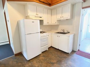 213 State St #B, Bristol, RI 02809