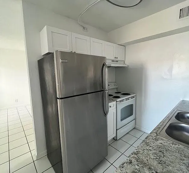 371 Sunshine Dr #H2 — Photo 8