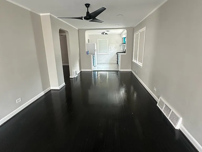 14321 Wallace Ave — Photo 2