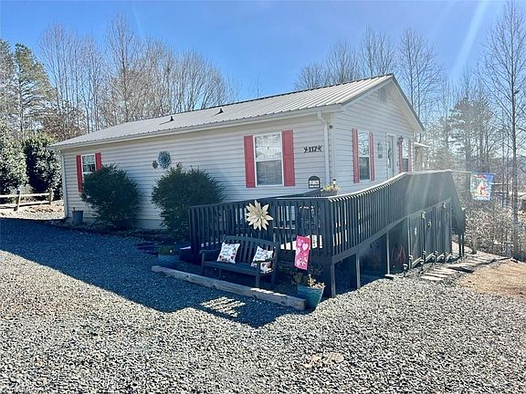 2nd image of 117 Finch Cir