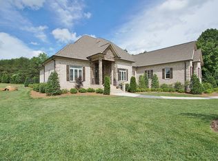 8000 Perlette Ct, Kernersville, NC 27284