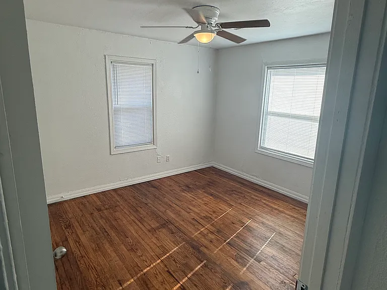 205 W Peach St — Photo 6