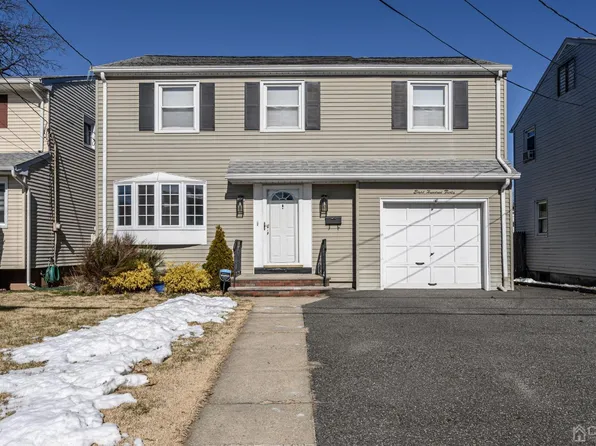 830 Lindegar St, Linden, NJ 07036
