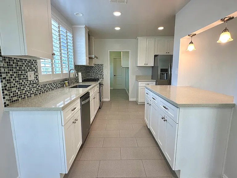 248 Bloom Dr — Photo 7