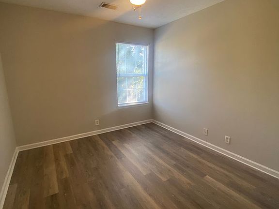 4th image of 1155 Catawba Way