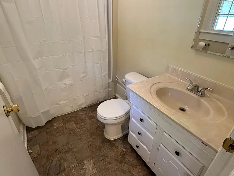 1902 Bradford St — Photo 11