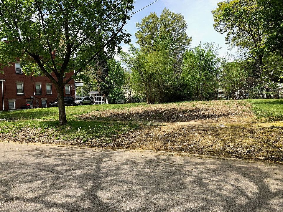 2nd image of 918 E 149th St