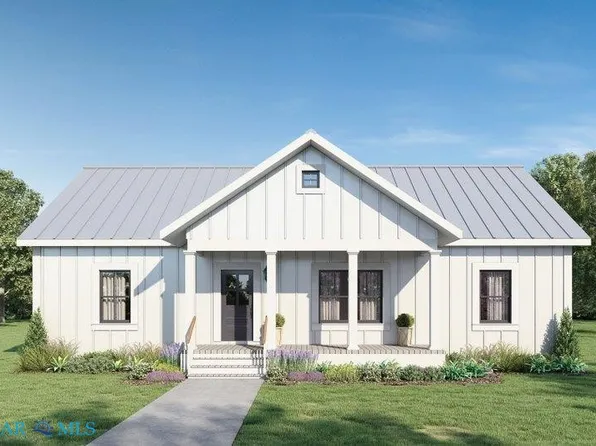 141 Washington Ave, Topping, VA 23169