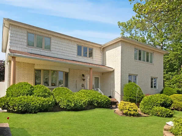 835 Ionia Avenue, Staten Island, NY 10309