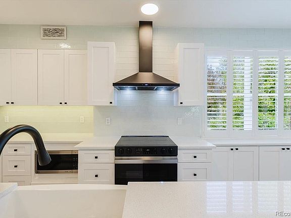 5th image of 2609 Emporia Court