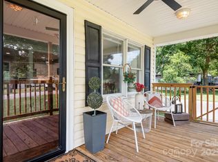 1052 Davis St, Mooresville, NC 28115